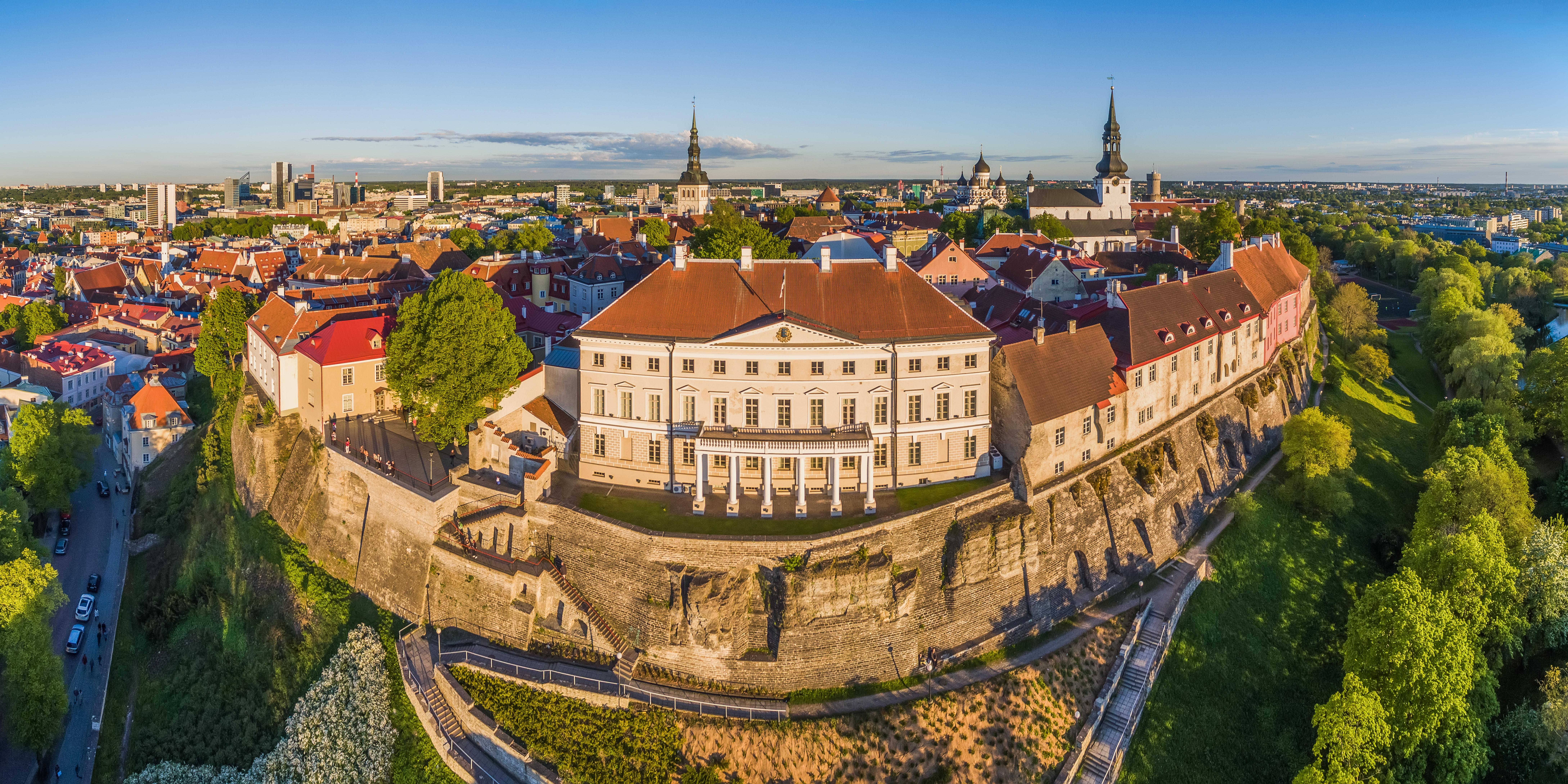 Stenbock-toompea-panoraam-loojangus_Kaupo_Kalda_2015.jpg